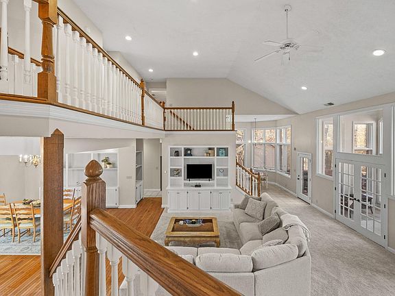 3rd image of 7718 Halifax Ct