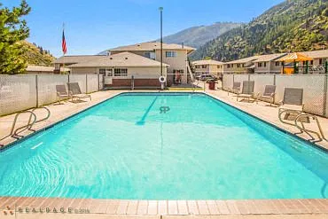 Swimming pool at Creekside