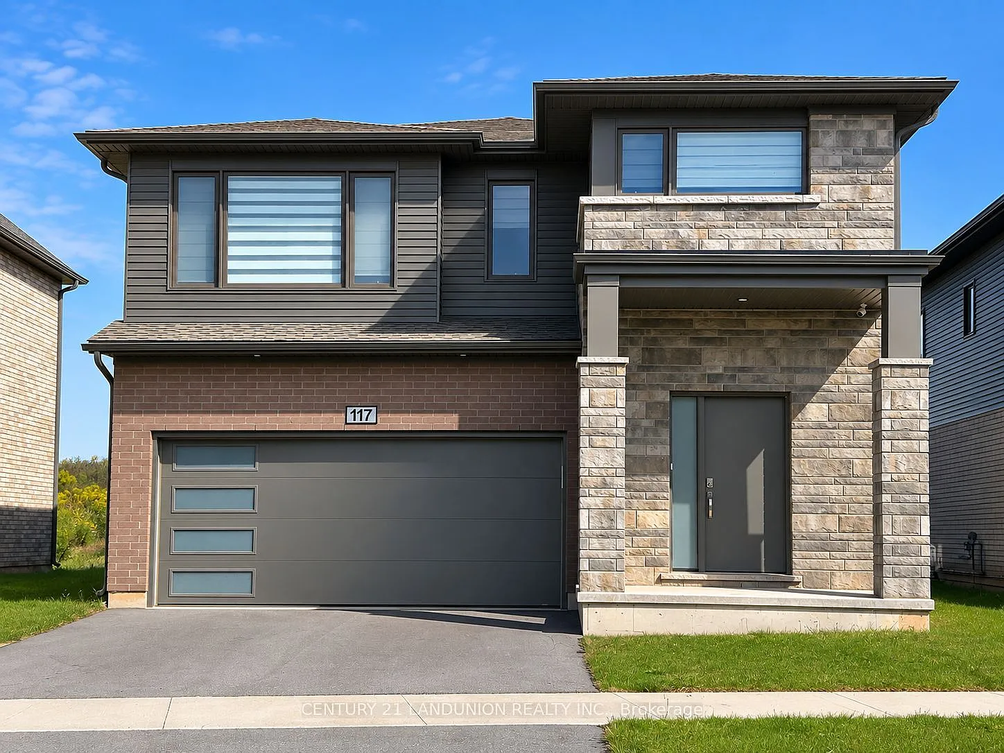 4 bed, $3,300 — Photo 1