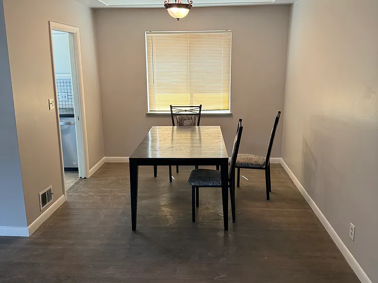 531 S Marshall St — Photo 3