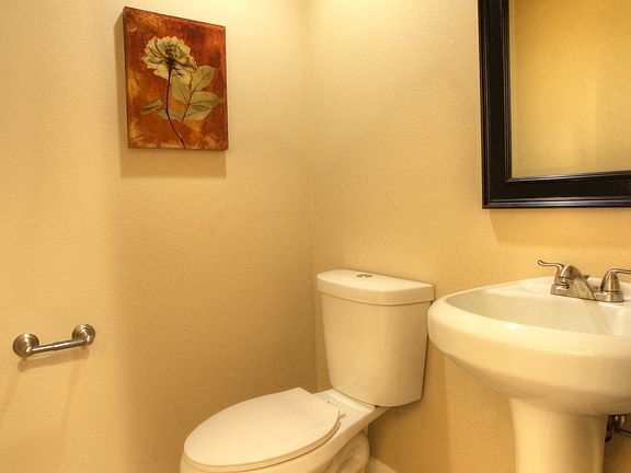 5th image of 9916 Creviston Dr NW