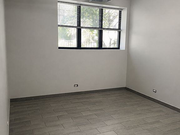 4th image of 7009 N Paulina St APT 4B