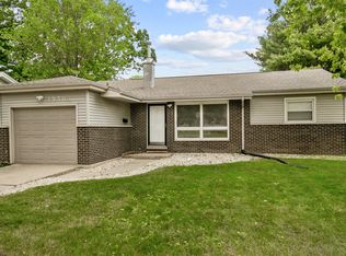 1930 Arthur Dr, Waukegan, IL 60087