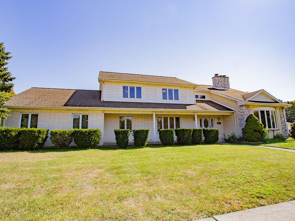 1st image of 8754 W Park Ln