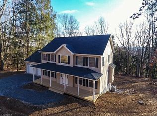 6 Driftway Dr, High Bridge, NJ 08829