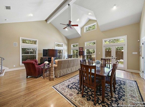4th image of 319 Cloverleaf Ave