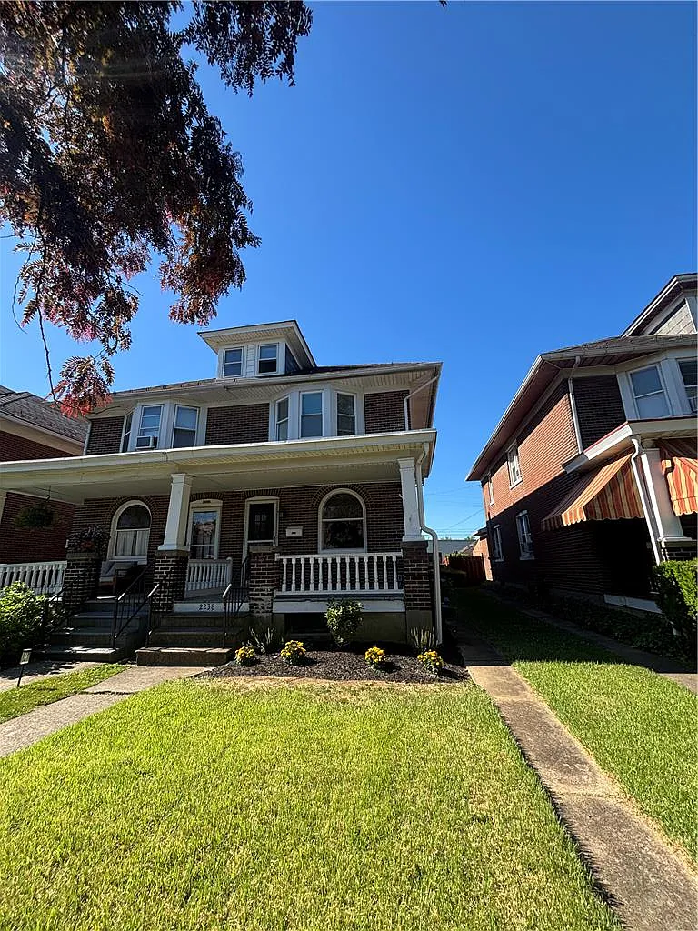3 bed, 1.0 bath, 1896 sqft, $2,250 — Photo 1