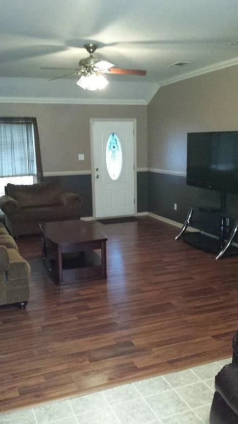 Building Photo - 5 Golden Poppy Loop