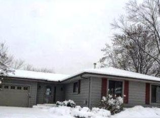 9685 Garrison Way, Eden Prairie, MN 55347