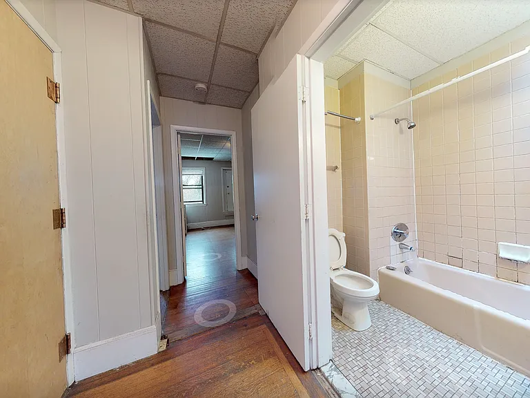 31 Longwood Ave #D — Photo 6
