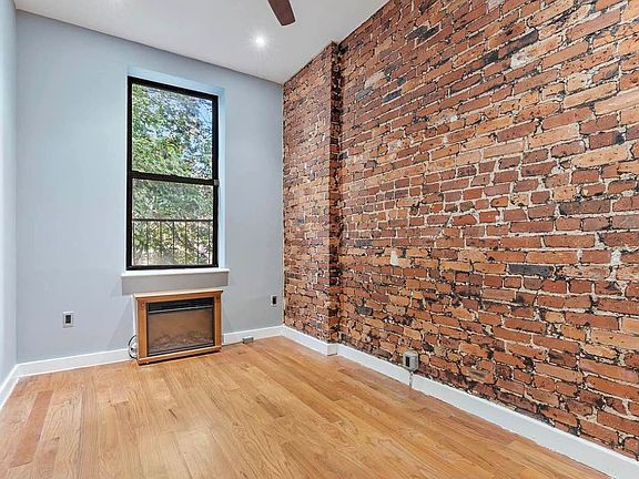 5th image of 913 Saint Johns Pl APT 1A