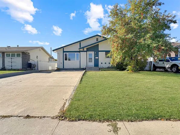 50 E Moberly Cres, Fort McMurray, AB T9H 1G9