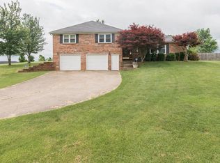 303 Anglewood Ct, Richmond, KY 40475