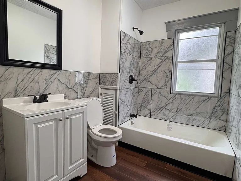 13500 Eaglesmere Ave — Photo 10