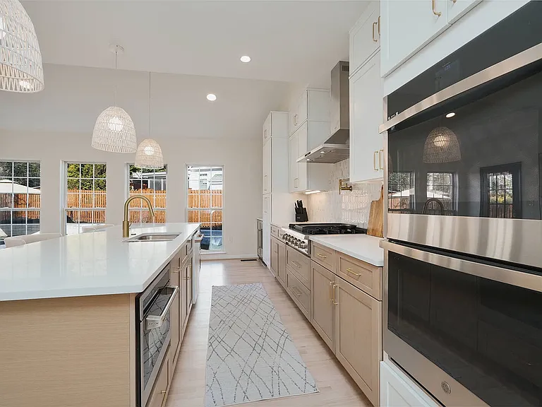 5811 Johnson Ave — Photo 5
