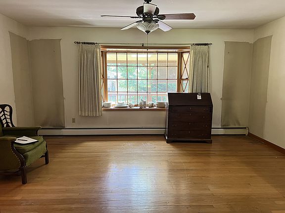 5th image of 410 Dogwood Ln