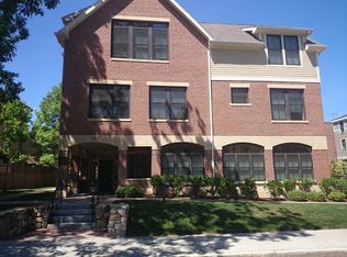 74 Green St UNIT 4, Brookline, MA 02446