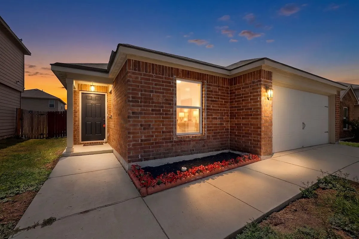 4 bed, 2.0 bath, 1793 sqft, $1,695 — Photo 2
