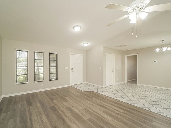 5th image of 1329 SE 12th St