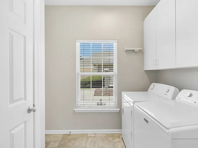 506 Lakeway Dr — Photo 35