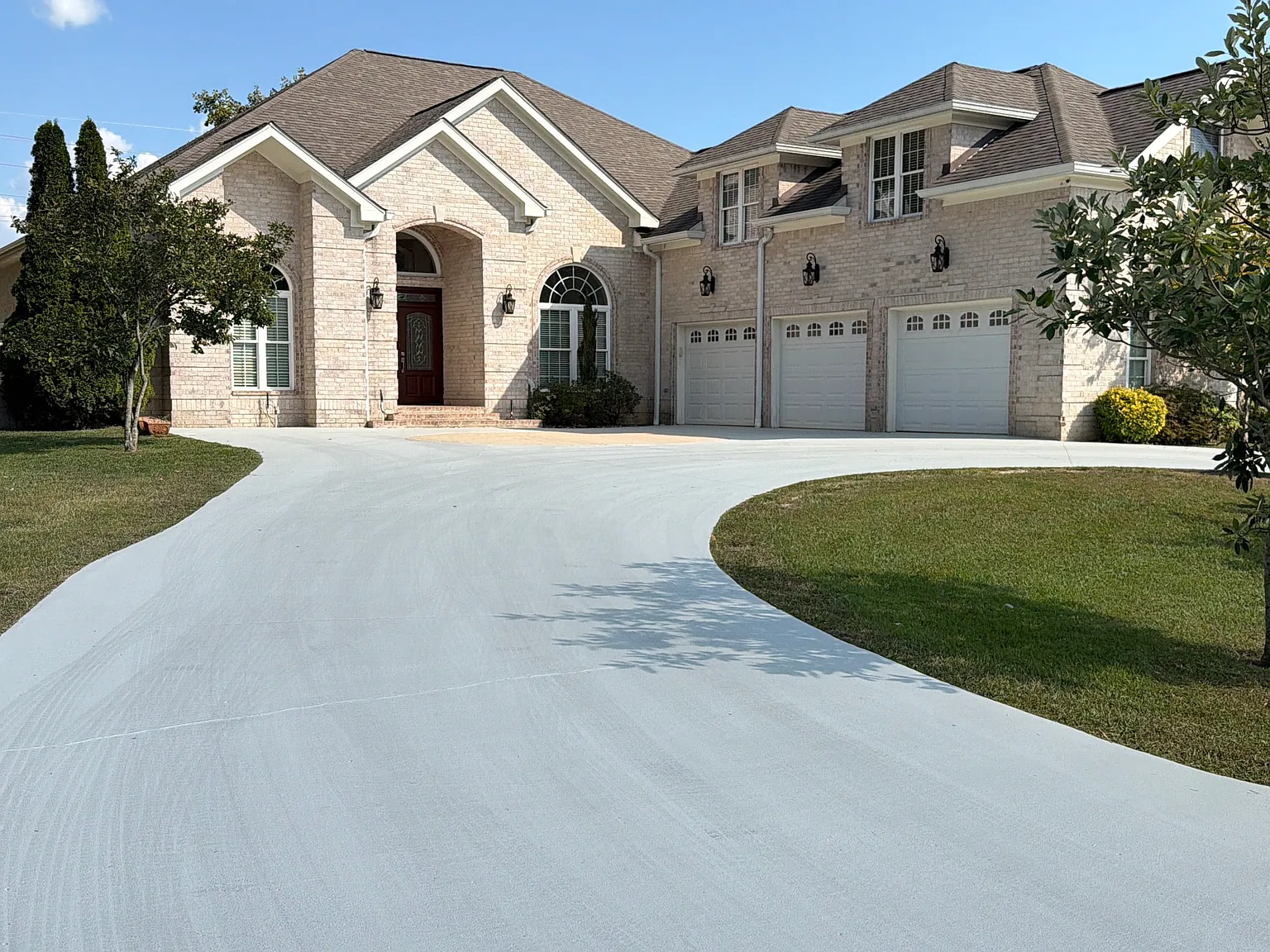 4 bed, 4.5 bath, 3375 sqft, $3,900 — Photo 1