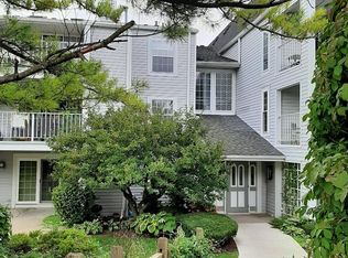 3553 Port Cove Dr #32-1, Waterford, MI