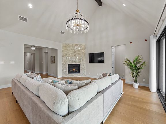 5th image of 14736 Gerbera Daisy Rd