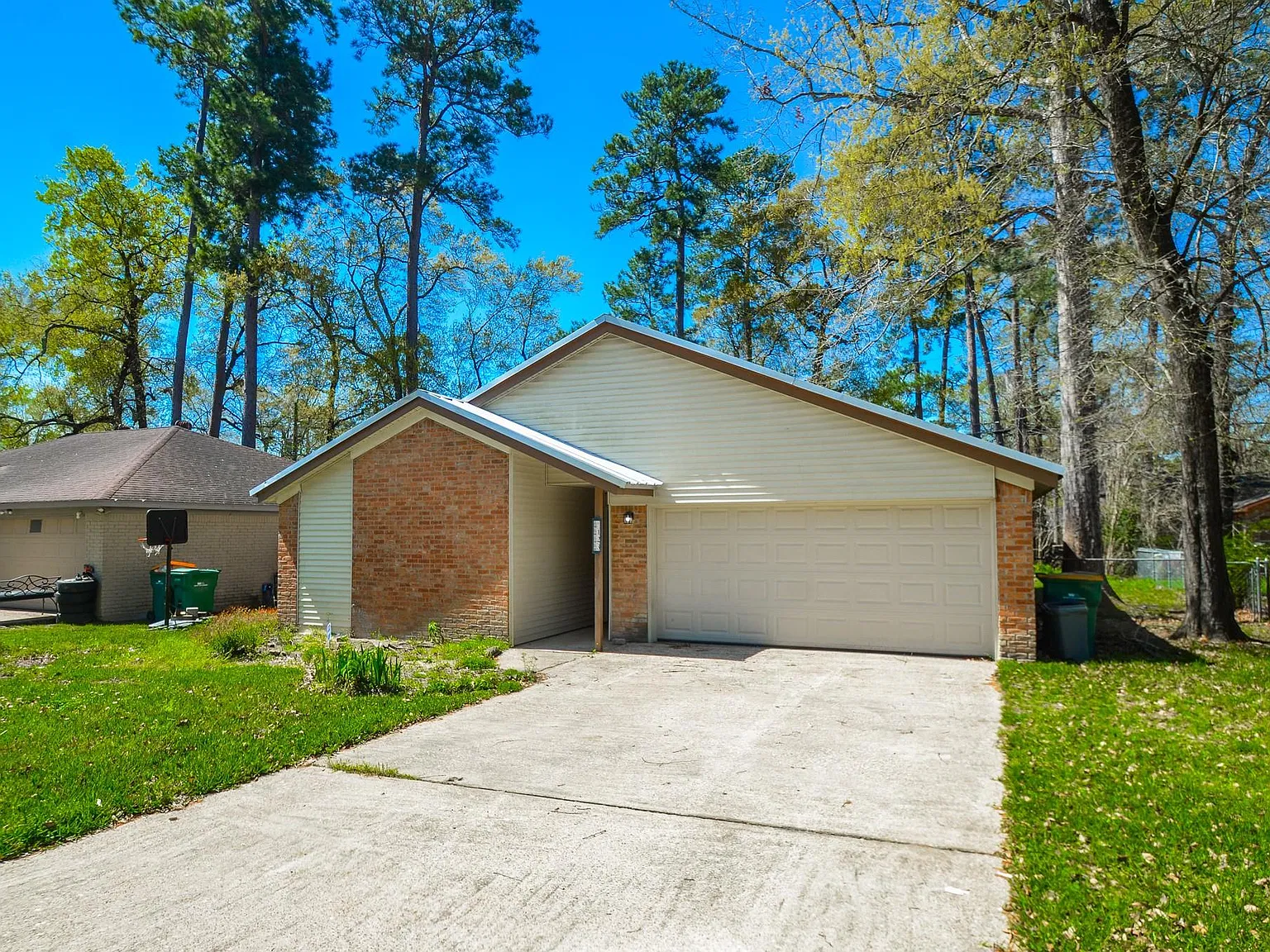 3 bed, 2.0 bath, 1798 sqft, $1,800 — Photo 3