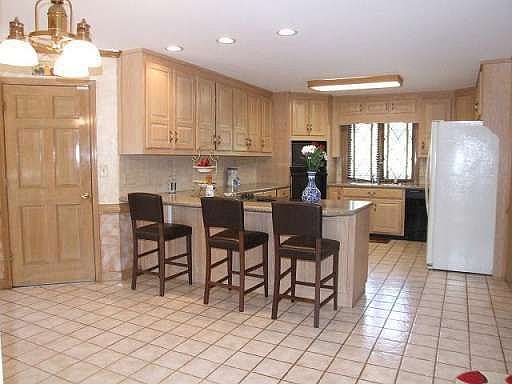 4th image of 245 Saddle Creek Dr
