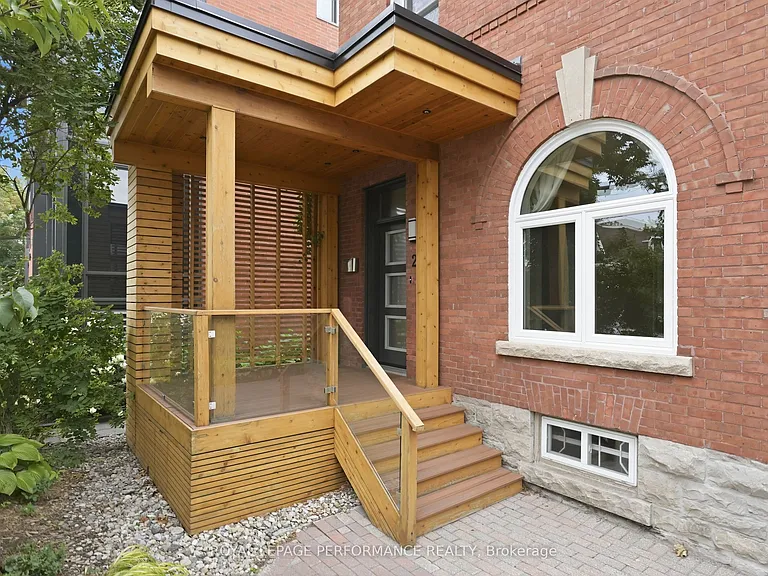 284 Crichton St — Photo 2