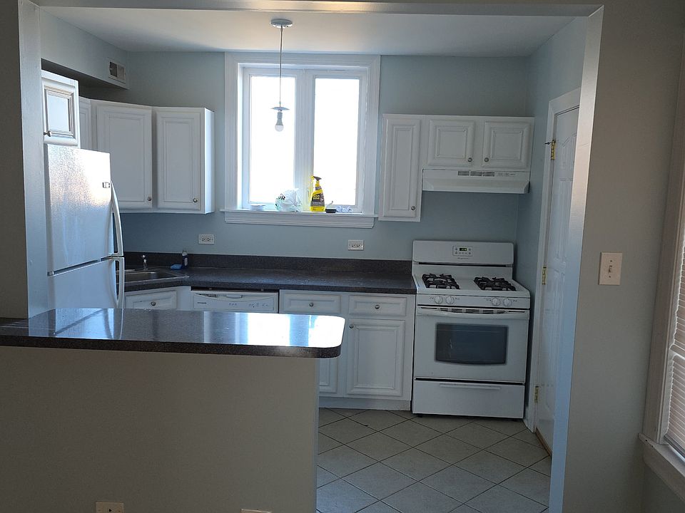 1st image of 2723 N Lockwood Ave #3D
