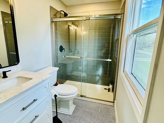 5th image of 5800 Ponderosa Dr