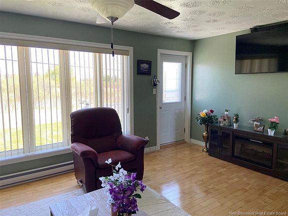 4th image of 20 Sirois Rd