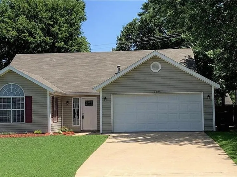 1796 N Salem Rd — Photo 3