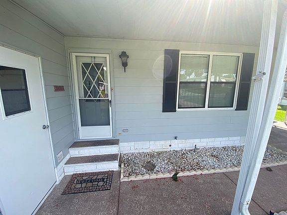 2nd image of 1535 W Schwartz Blvd