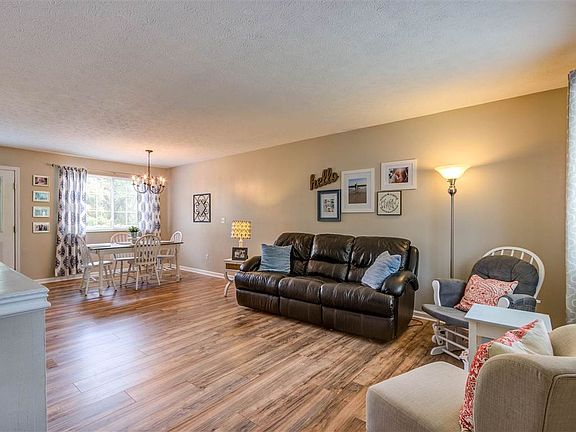 2nd image of 1432 Garvey Ave