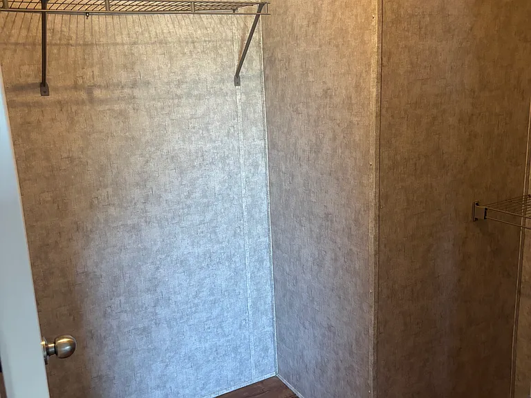 921 Taylor Dr — Photo 17