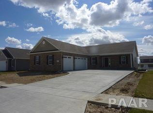 1612 Mackenzie St, Washington, IL 61571