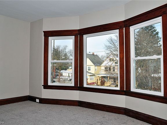 4th image of 3615 Archwood Ave