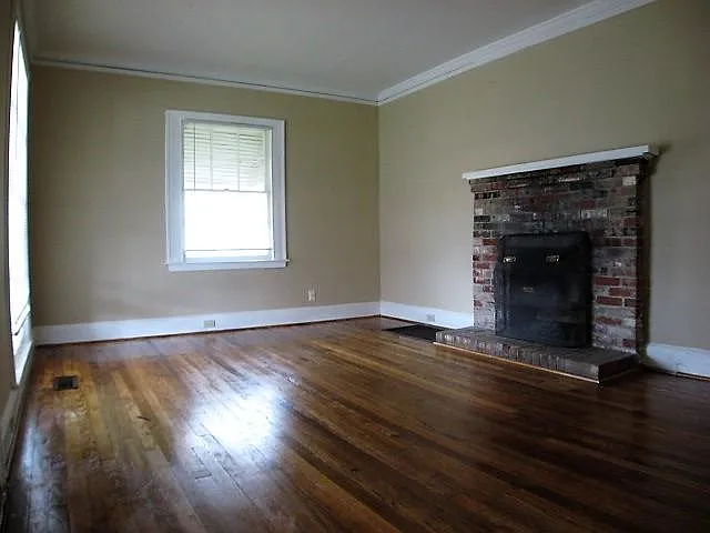 Living Room - 958 Estes Dr SW