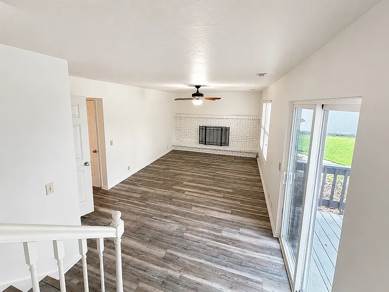 1564 E Hidden Valley Dr — Photo 24