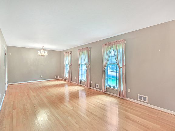 Bright / Living Areas