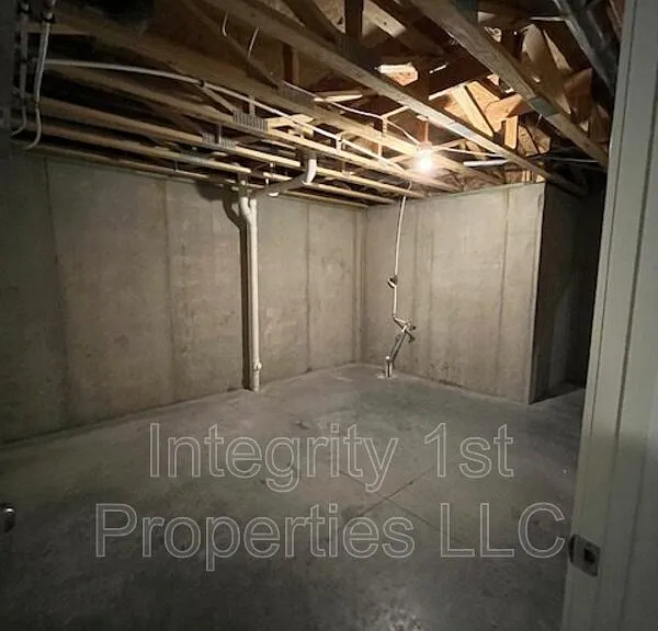 6323 NE 44th St — Photo 15