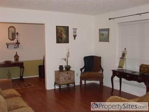 3rd image of 9207 Beverly Dr