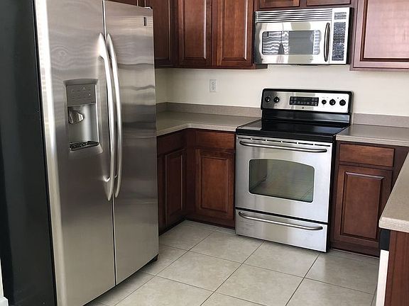 4th image of 4258 Highwood Dr
