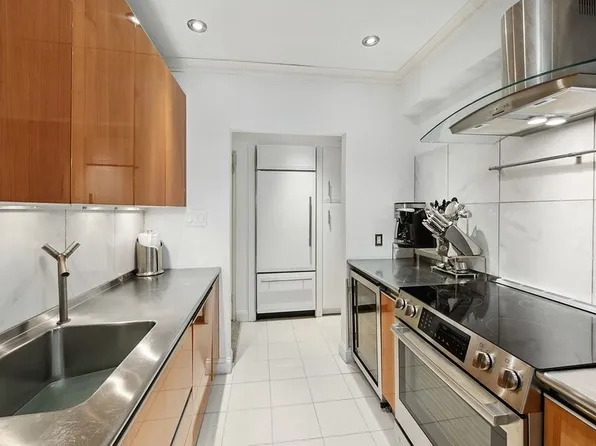 162-21 Powells Cove Blvd APT 3J, Queens, NY 11357