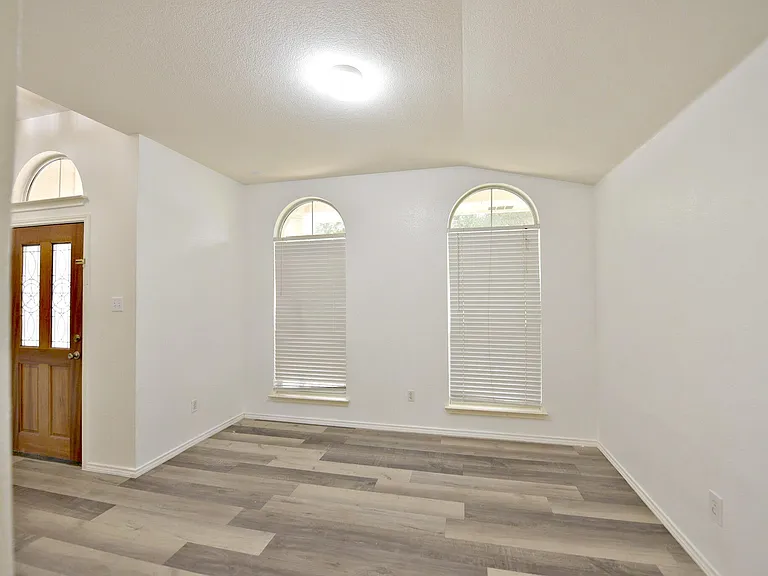 16504 Castletroy Dr — Photo 5