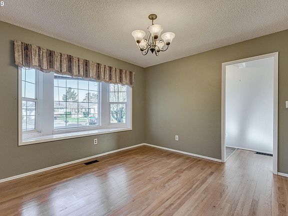 4th image of 5317 NE Chateau Dr