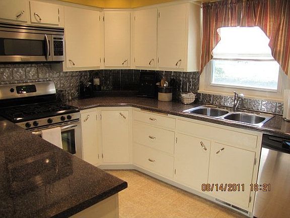 4th image of 446 W Hillside Dr