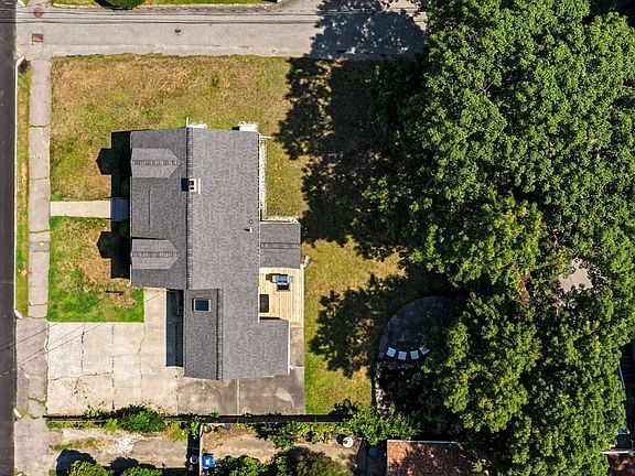 4th image of 23 Eastwood Cir